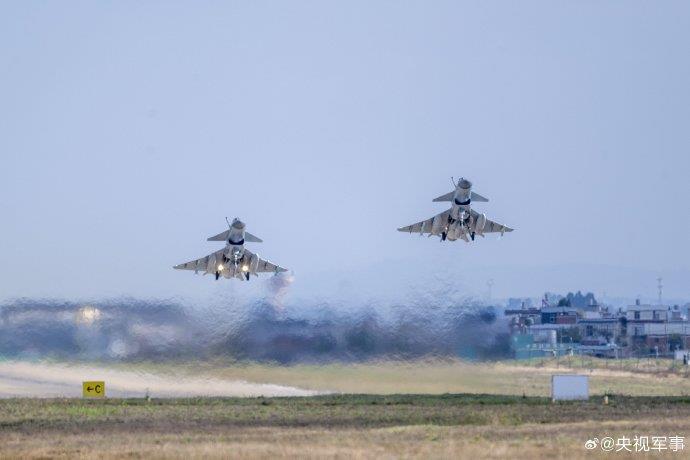 直击！南部战区空军航空兵“空战”演练现场-第1张图片-十倍杠杆-股票杠杆